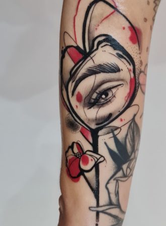 tattoo flor y ojo