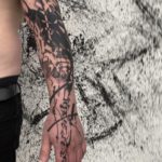 Tattoo medio brazo lettering