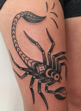 Tattoo tradicional escorpión
