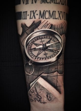 tattoo brújula