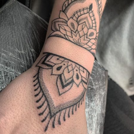 tattoo brazalete mandala