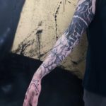 tattoo caligrafía brazo