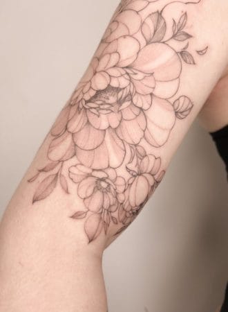 Tattoo flor fine line