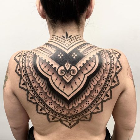 Tattoo espalda ornamental
