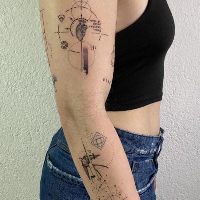 Tatuaje minimalista fineline hecho en avantgarde tattoo en barcelona