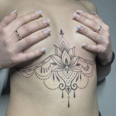 alice ornamental pecho mujer femenino