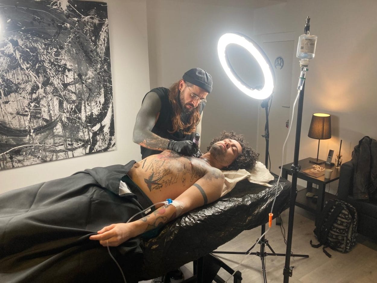 Estudio de tatuajes en barcelona para hacerse un tatuaje o hacer un curso de tatuajes