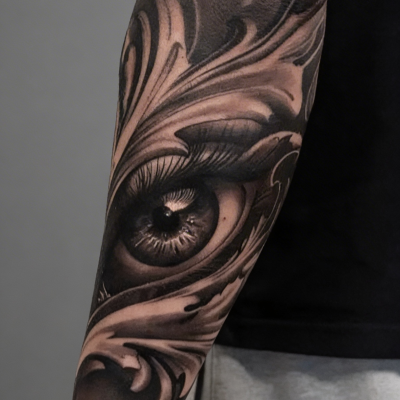 Tatuaje realista en la manga