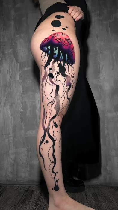 tatuaje en el muslo