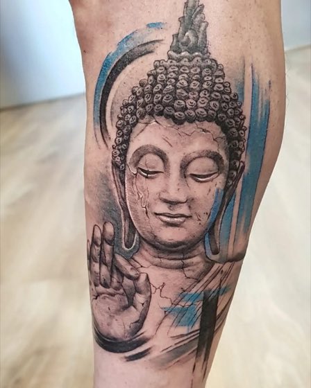 Tatuaje trash polka de un Buda