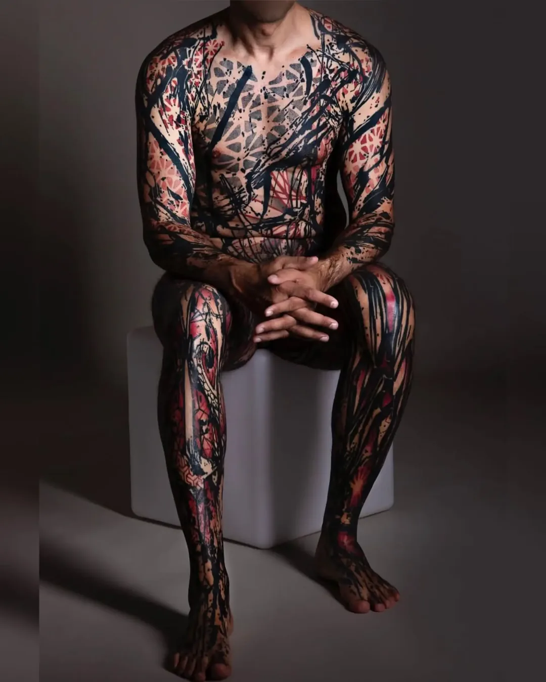 Proyecto de tatuaje de cuerpo entero con la técnica Avantgarde